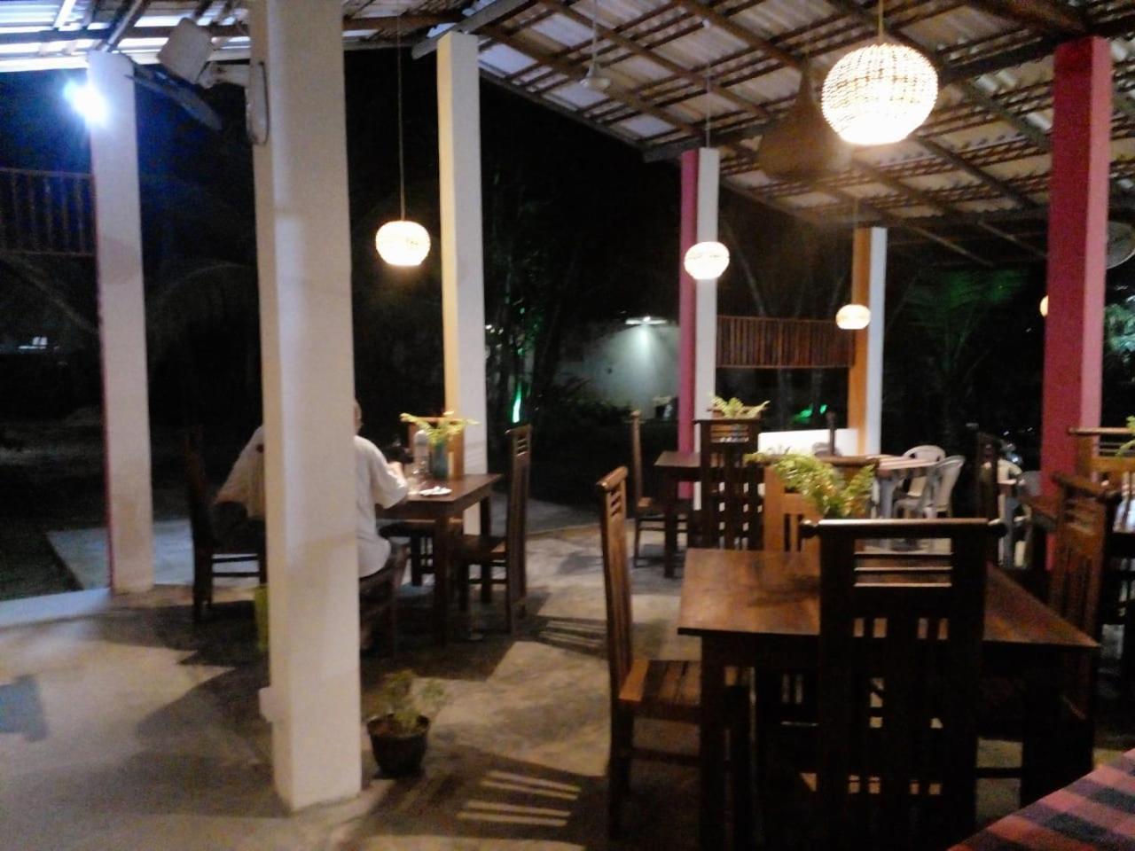 Jungle Restaurant And Villa Unawatuna Kültér fotó
